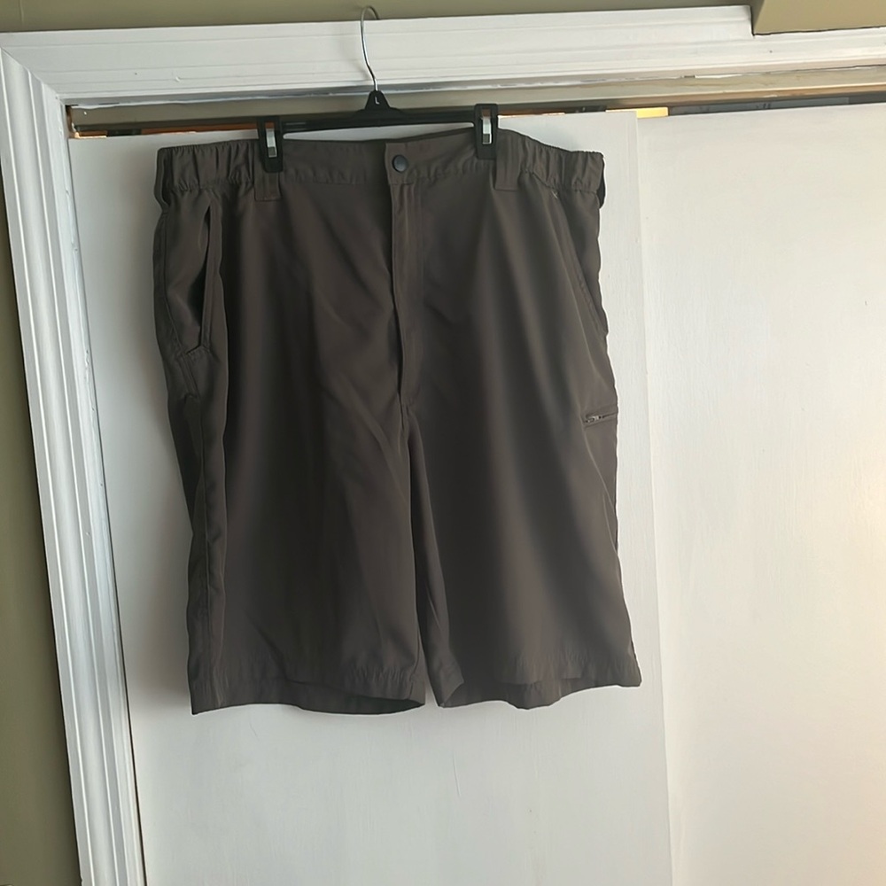 Men’s Wrangler shorts, 40 waist